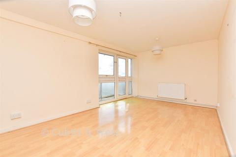2 bedroom flat for sale, Basinghall Gardens, South Sutton, Surrey