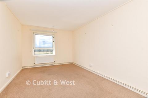 2 bedroom flat for sale, Basinghall Gardens, South Sutton, Surrey