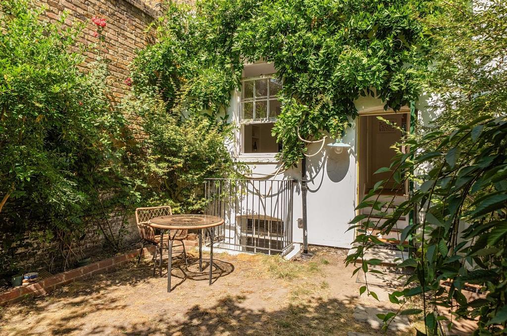 Courtyard, garden