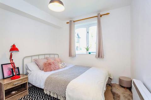 1 bedroom flat to rent, Greenslade Road, Barking, IG11