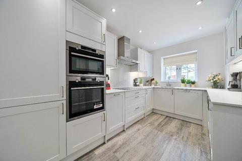 4 bedroom semi-detached house for sale, High Street, St. Mary Cray, Orpington