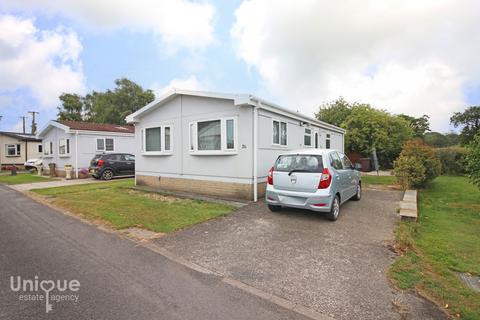 2 bedroom mobile home for sale, The Crescent, Woodside Park, Stalmine, FY6