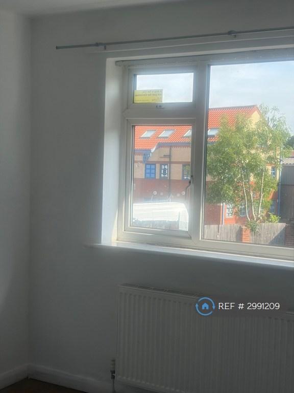 Apartment in Leeds, West Yorkshire - View 3