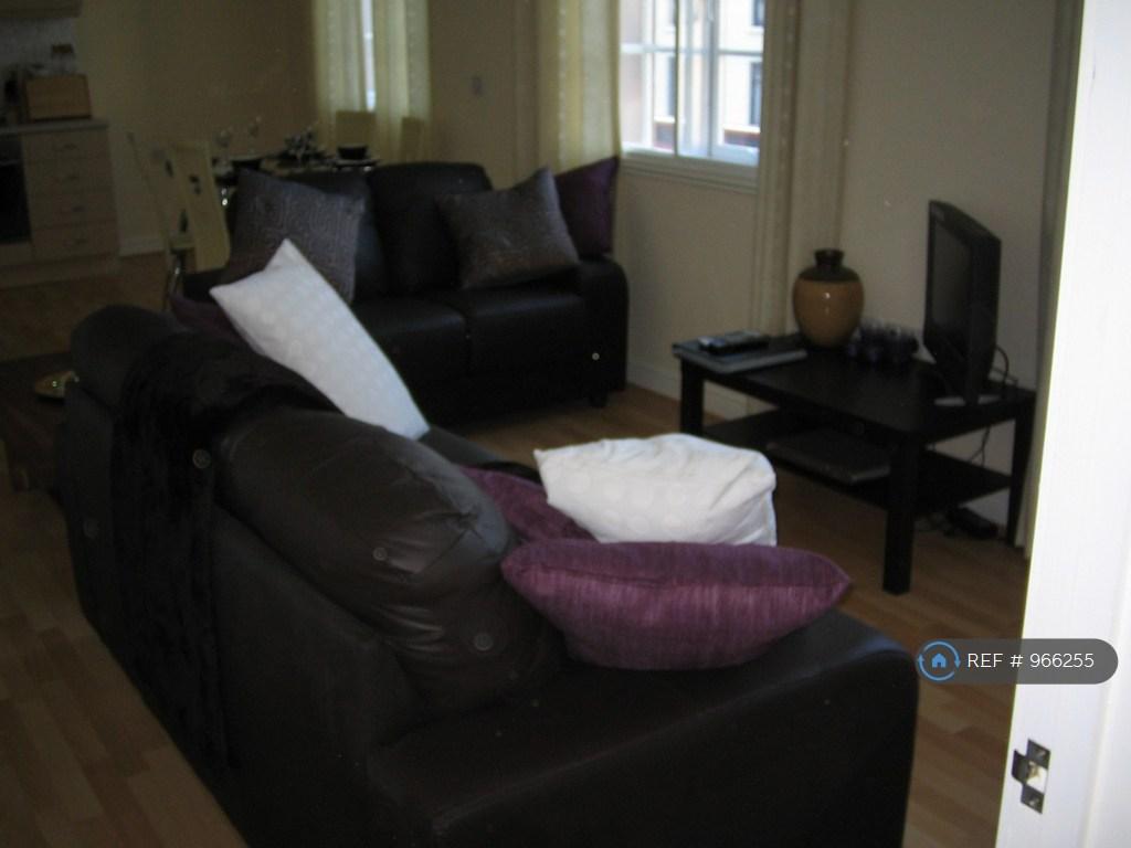 Apartment in Birmingham, West Midlands - View 4