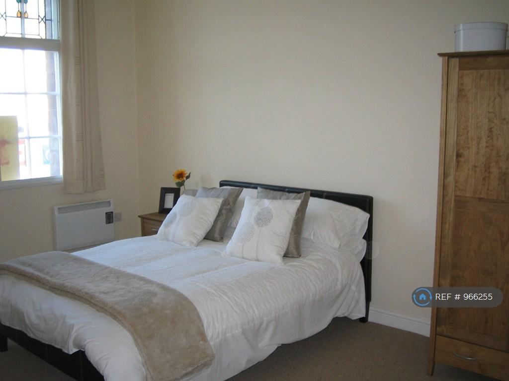 Apartment in Birmingham, West Midlands - View 5