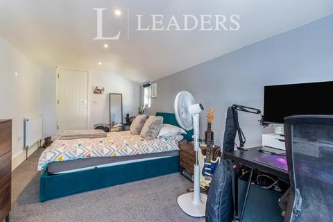 1 bedroom flat to rent, Hersham Road, KT12