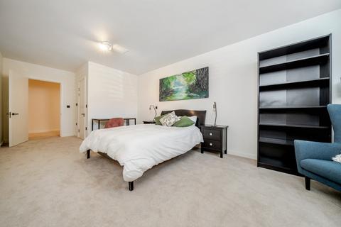4 bedroom flat for sale, Water Gardens Square, London, SE16
