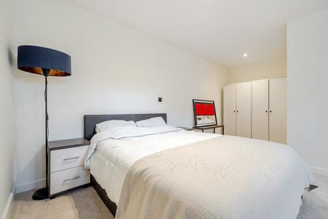 4 bedroom flat for sale, Water Gardens Square, London, SE16