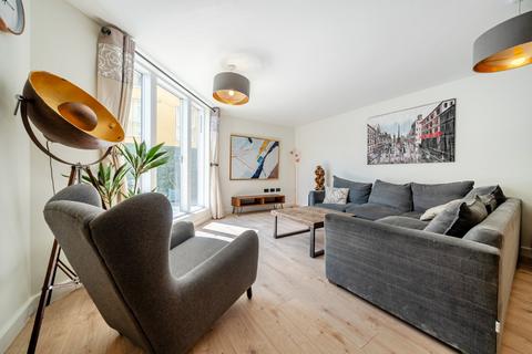 4 bedroom flat for sale, Water Gardens Square, London, SE16