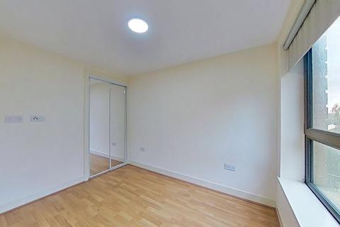 Studio to rent, Hill Street, Glasgow, G3