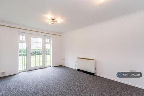 2 bedroom flat to rent, Bewick Gardens, Chichester, PO19