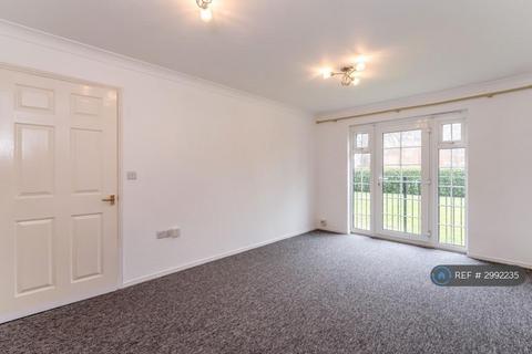 2 bedroom flat to rent, Bewick Gardens, Chichester, PO19