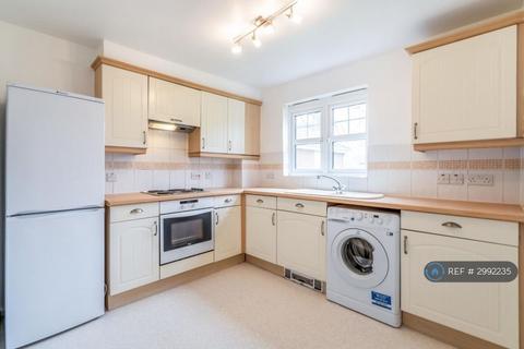 2 bedroom flat to rent, Bewick Gardens, Chichester, PO19