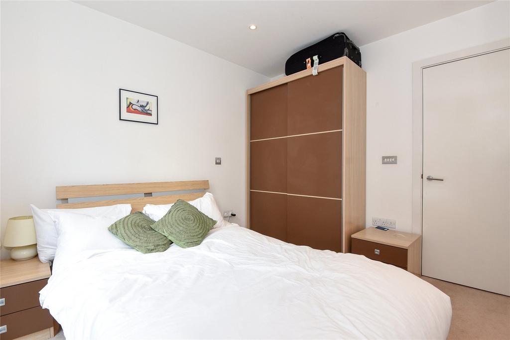 Apartment in London - More