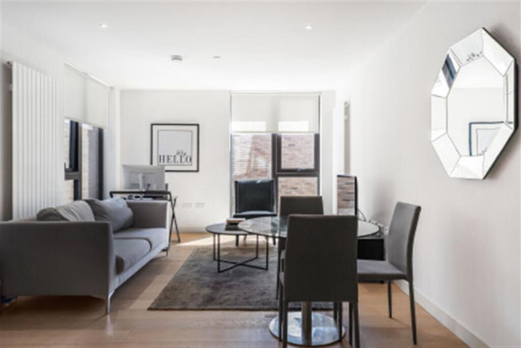 Admiralty Avenue, London, E16, London