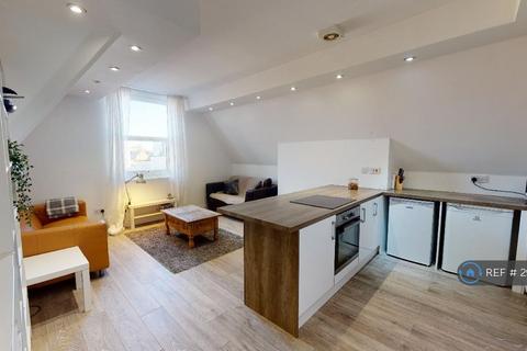 1 bedroom in a flat share to rent, Linthorpe Road, Middlesbrough, TS1