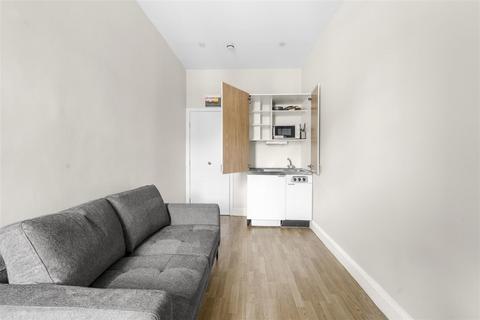 undefined, Southwell Gardens, London SW7