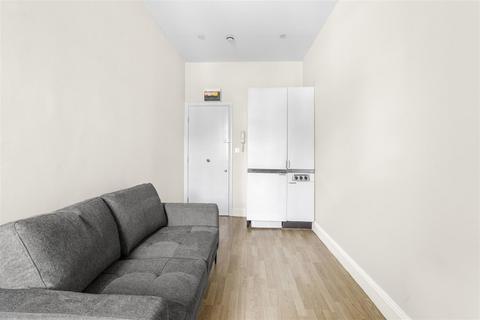 undefined, Southwell Gardens, London SW7