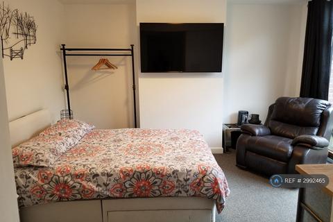 1 bedroom in a house share to rent, Loynells Road, Birmingham, B45