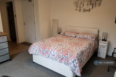1 bedroom in a house share to rent, Loynells Road, Birmingham, B45