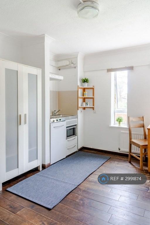 Apartment in London, Brondesbury Park, Brondesbury - View 4