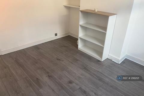 2 bedroom detached house to rent, Frederick St, Luton, LU2