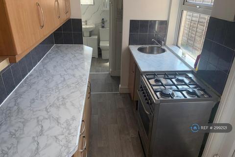 2 bedroom detached house to rent, Frederick St, Luton, LU2