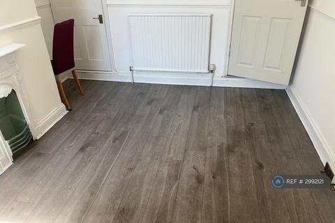 2 bedroom detached house to rent, Frederick St, Luton, LU2