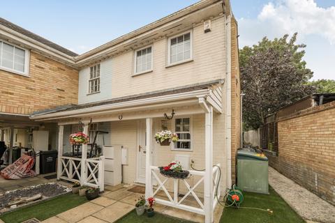 Lamplighters Close, Dartford