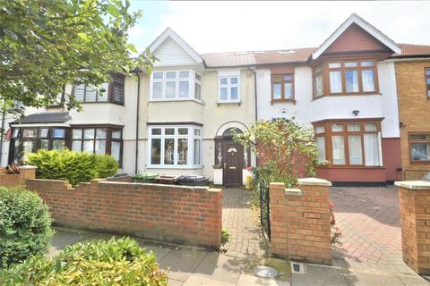 4 bedroom terraced house to rent, Cranleigh Gardens, Barking, IG11