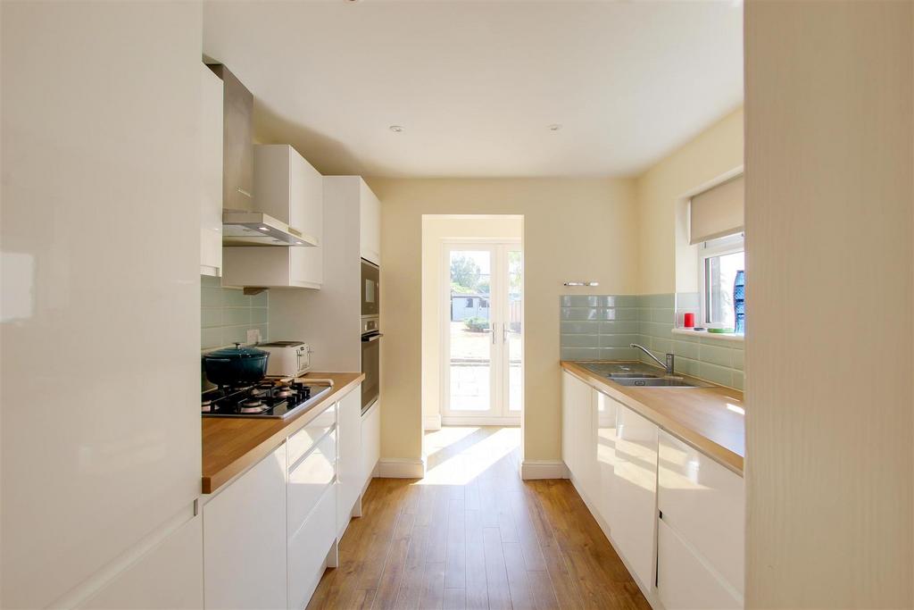 House in Cambridge, Petersfield - View 2