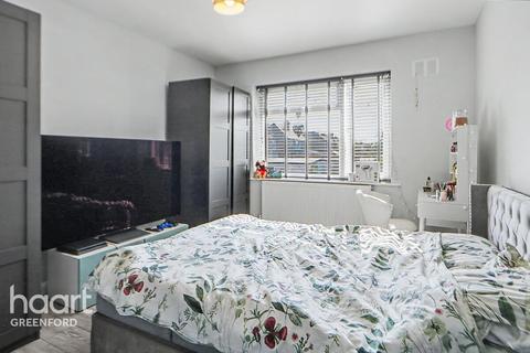 2 bedroom maisonette for sale, Blenheim Close, Greenford