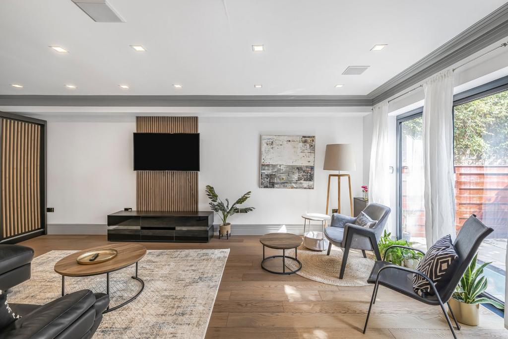 House in London - View 3