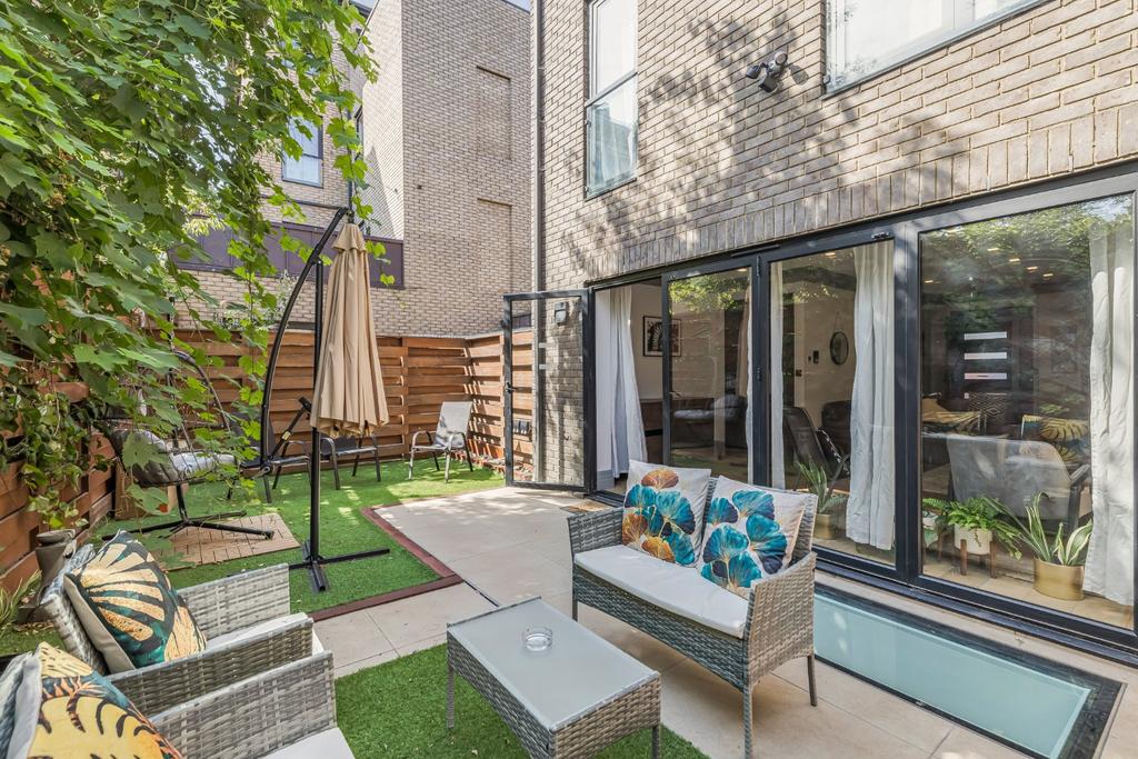 House in London - View 4