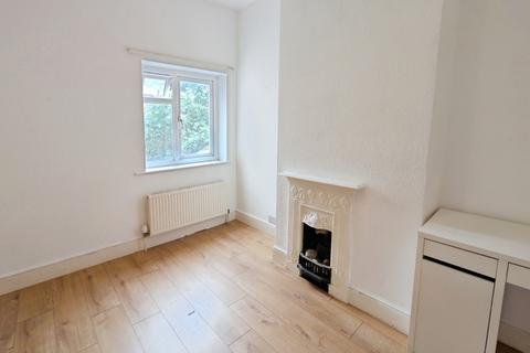 4 bedroom terraced house to rent, Northfield Road, Coventry, West Midlands, CV1