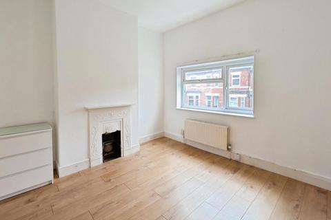 4 bedroom terraced house to rent, Northfield Road, Coventry, West Midlands, CV1