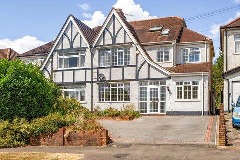 Beechwood Avenue, Coulsdon CR5