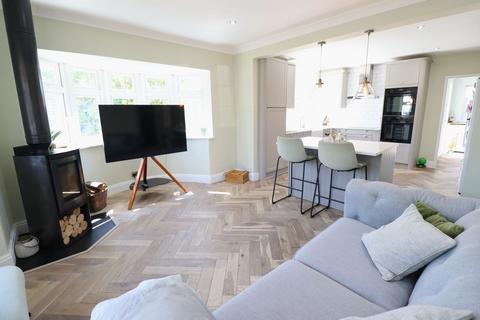 4 bedroom detached house for sale, Weir Gardens, Rayleigh, SS6