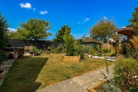 4 bedroom detached house for sale, Ingram Road, Melksham