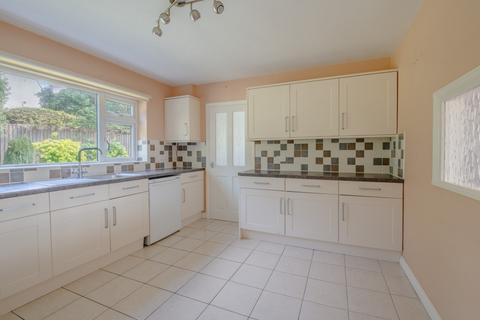 4 bedroom detached house for sale, Oakwood Drive, Bingley, West Yorkshire, BD16