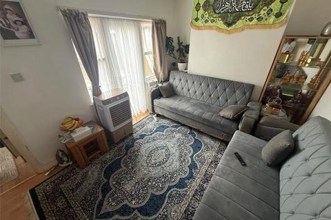 4 bedroom semi-detached house to rent, Ruislip, London HA4