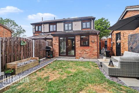 3 bedroom semi-detached house for sale, St Andrews Drive, Darton