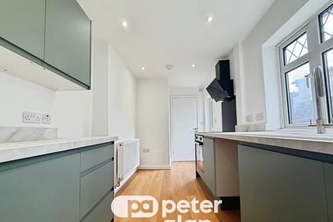 3 bedroom property to rent, Glenroy Street, Cardiff, CF24