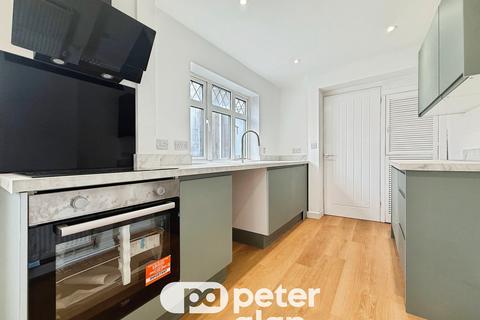 3 bedroom property to rent, Glenroy Street, Cardiff, CF24