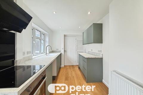 3 bedroom property to rent, Glenroy Street, Cardiff, CF24
