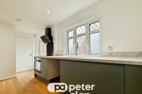 3 bedroom property to rent, Glenroy Street, Cardiff, CF24