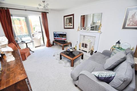 2 bedroom apartment for sale, Jim Laker Place, Bradford BD18