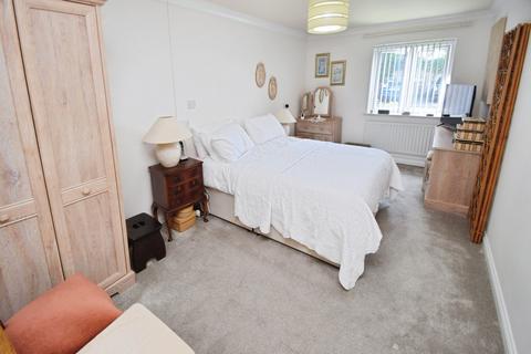 2 bedroom apartment for sale, Jim Laker Place, Bradford BD18
