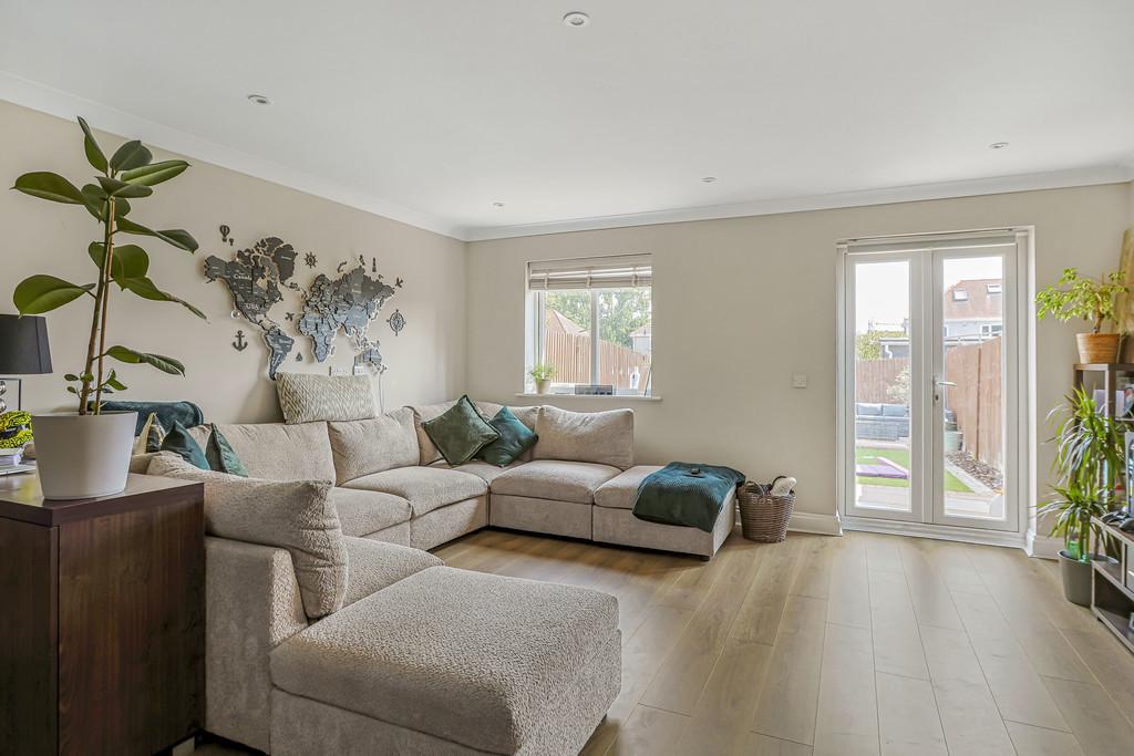 St Georges Drive, Bournemouth - View 5