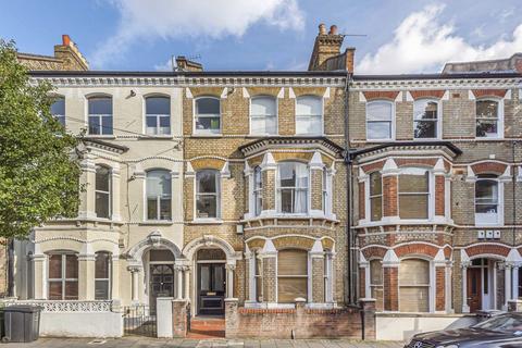 3 bedroom flat to rent, St. Luke's Avenue, London SW4